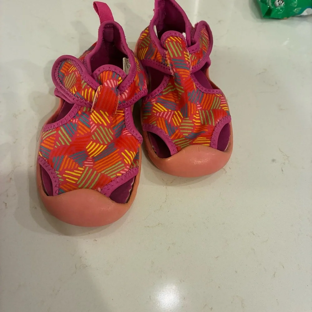Crown Vintage Lil Splash water shoes